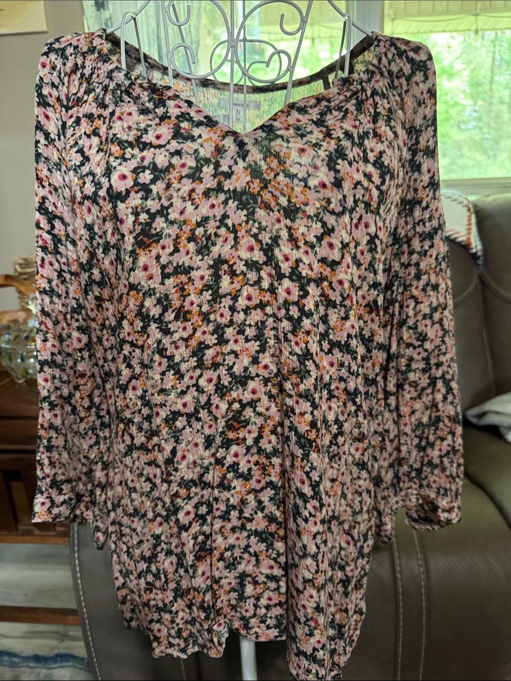 Maurices Pink Floral V-Neck mid-Sleeve Tunic